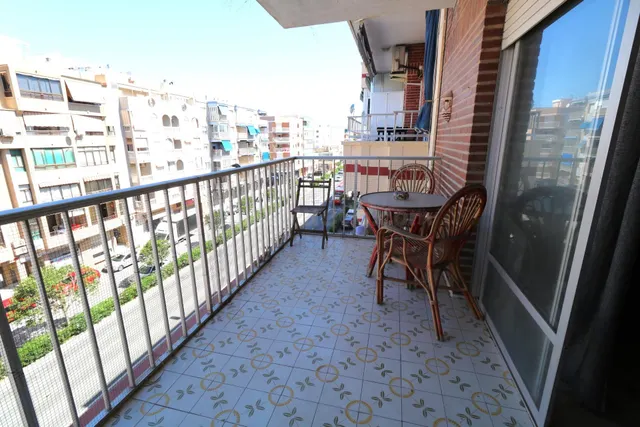 AMPLIO APARTAMENTO JUNTO A LA PLAYA — 4