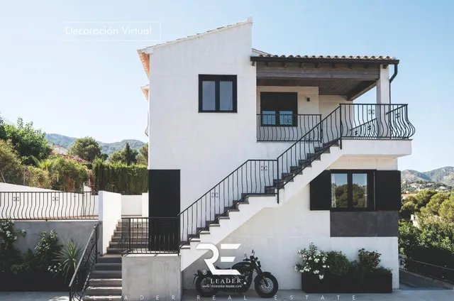GRAN CHALET CON VISTAS AL MAR, PARCELA DE 1.218 m2 Y ENTORNO PRIVILEGIADO !! — 30