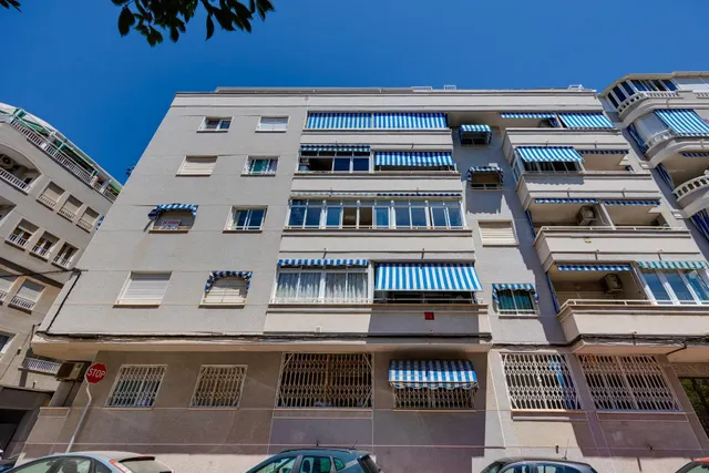 Apartamento de 2 dormitorios en Torrevieja, a 200m de la Playa de Los Locos — 6