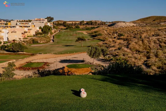 OPORTUNIDAD DE LUJO, EN URB. GOLF VALLE DEL ESTE, VERA. — 13