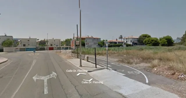 Solar en Segunda Línea de Playa de USO TERCIARIO, HOTELERO Y - foto 4