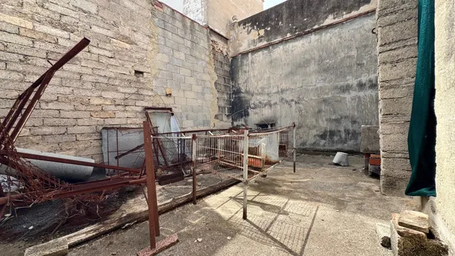 Casa de pueblo con gran potencial en el centro de Pego — 26