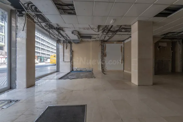 Local comercial de 200 m2 en Rafael Cabrera – Gran visibilidad y salida a dos calles — 5