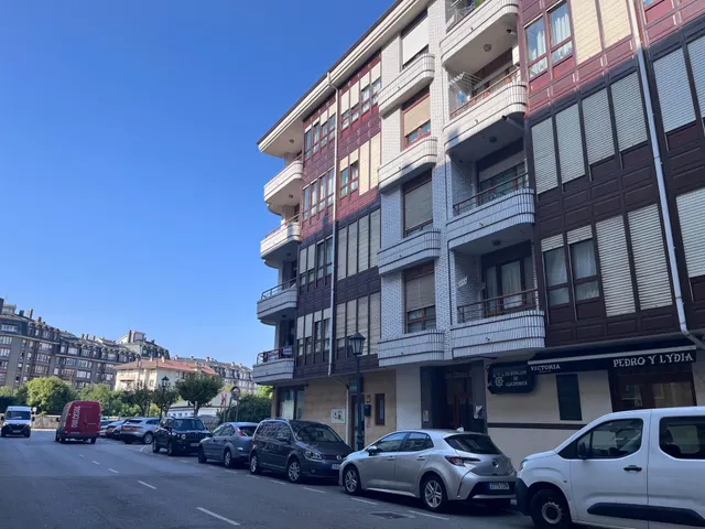 Gran piso de esquina de 3 dormitorios con garaje cerrado opcional en Colindres — 35