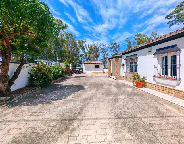 Oportunidad única: chalet con piscina, sala de juegos y habi - foto 3