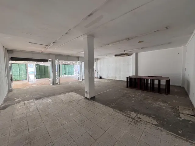 Amplio local en venta en Alcúdia – múltiples posibilidades e - foto 4