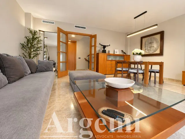 Casa adosada en venta en Montcada i Reixac — 7