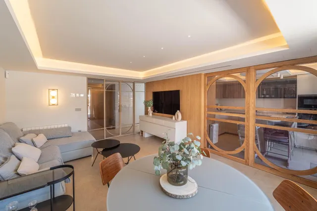 Impresionante Vivienda de Lujo con Diseño Moderno y Comodidades Exclusivas — 21