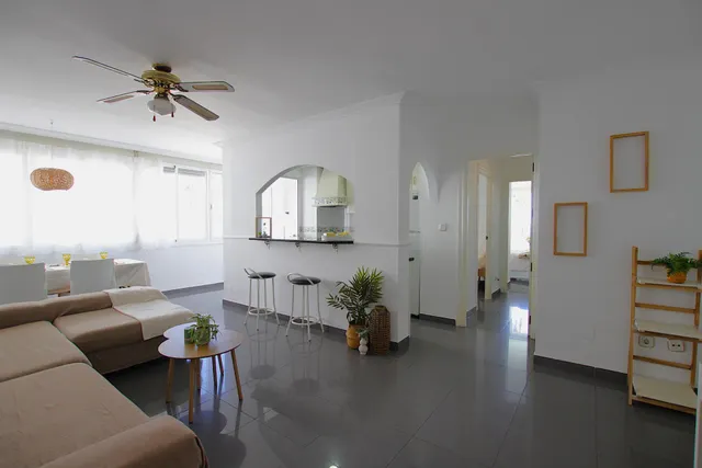 Vivienda en Benalmádena Costa a 50 metros de la playa, con vistas al mar — 9