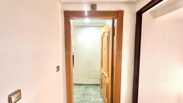 ATICO DE 2 HAB. 98 M2. CON LICENCIA TURISTICA. A 450 METROS  - foto 2