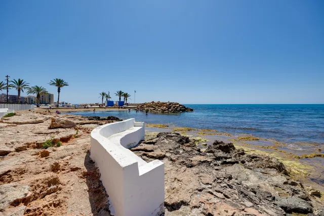 Apartamento de 1 dormitorio con orientación este en el centro de Torrevieja!!! — 34