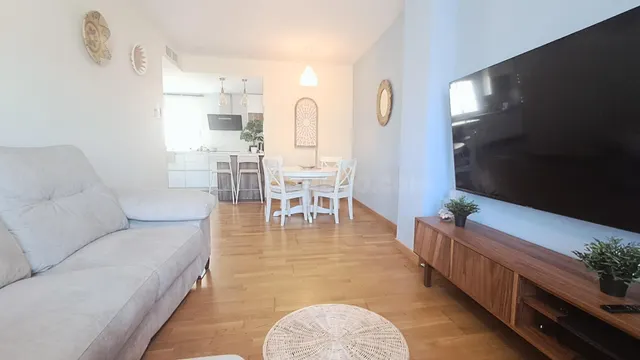 LUZ, ESPACIO Y CALIDAD DE VIDA EN TEATINOS: PISO DE 3 DORMIT - foto 2