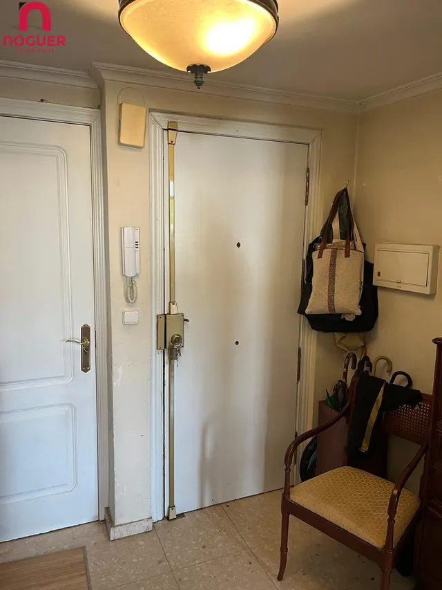 PISO ZONA ZOCO DE CUATRO DORMITORIOS , DOS BAÑOS , TERRRAZA Y  ASCENSOR — 46