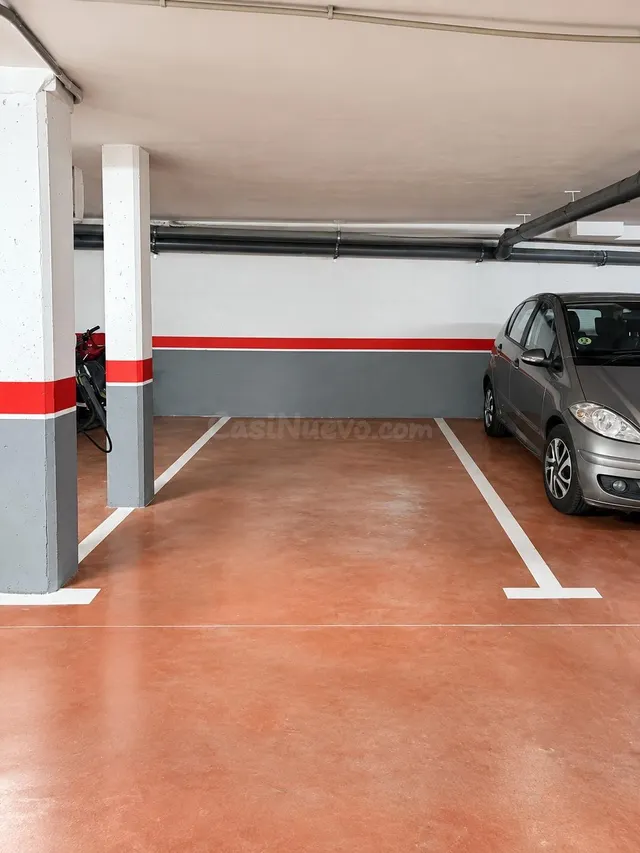 OPORTUNIDAD ÚNICA: Plaza de garaje grande, con punto de carg - foto 4