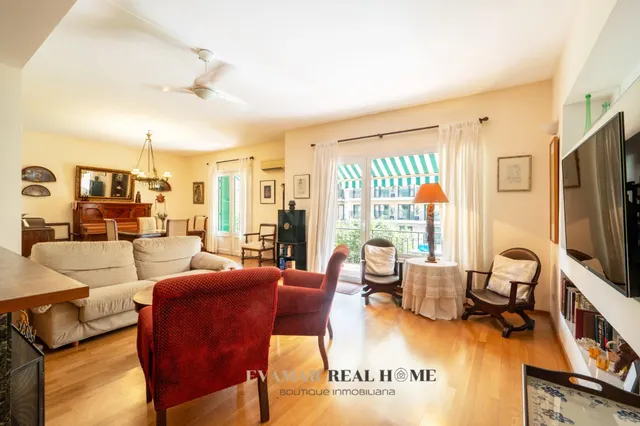 Exclusiva vivienda señorial de 214 m2 en Jaime III – Palma e - foto 2