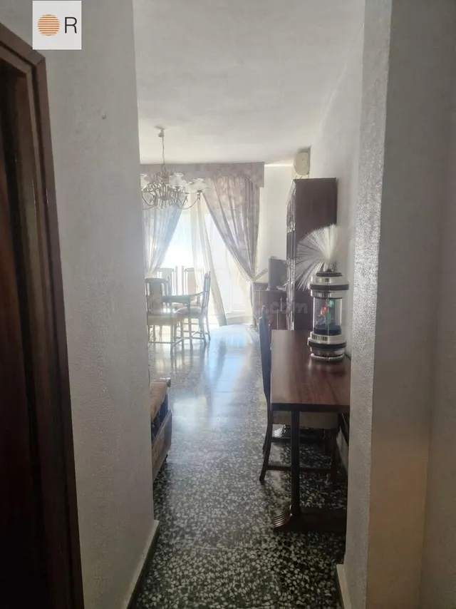 Piso de 3 dormitorios con ascensor, haciendo esquina en zona Avda Barcelona — 4
