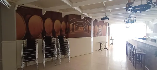 BAR CAFETERÍA — 10