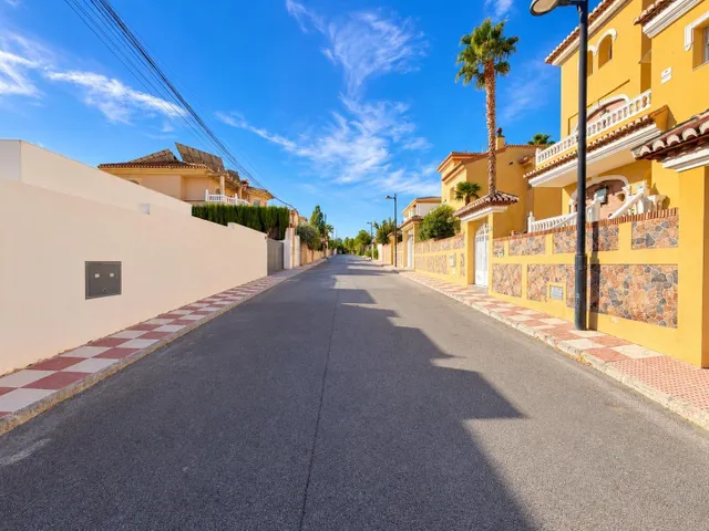 Solar urbano de 487 m2 en El Ventorrillo, Cúllar Vega. — 10