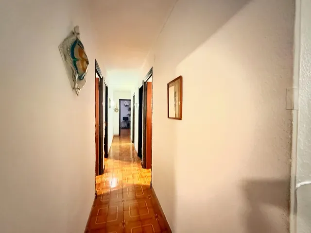 Piso de 4 habitaciones con ascensor en la calle Sant Blai, cerca de la universidad — 29