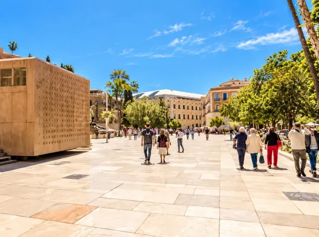 Exclusiva oficina de 153 m2 en pleno centro histórico de málaga, junto a la Catedral — 50