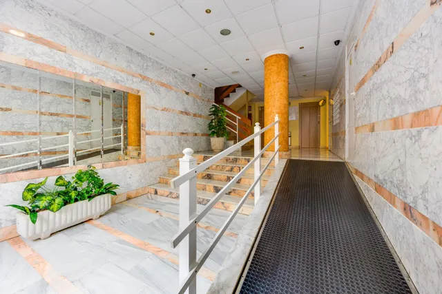 Encantador Apartamento de 2 dormitorios y 1 baño con piscina comunitaria — 25