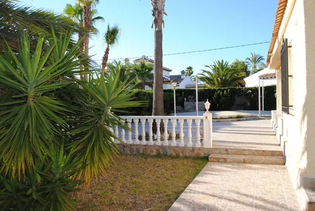 Parcela con proyecto de chalet en Cabo Roig — 11