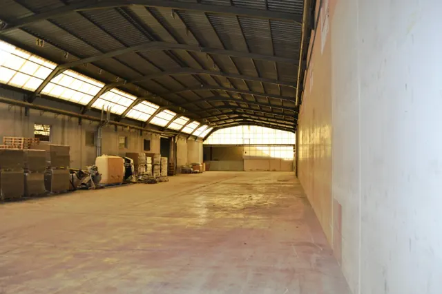 NAVE EN ALQUILER EN POLÍGONO INDUSTRIAL CEUTÍ - foto 2
