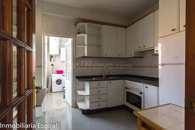 Encantador Apartamento en el Corazón de Pontevedra por €180. - foto 4
