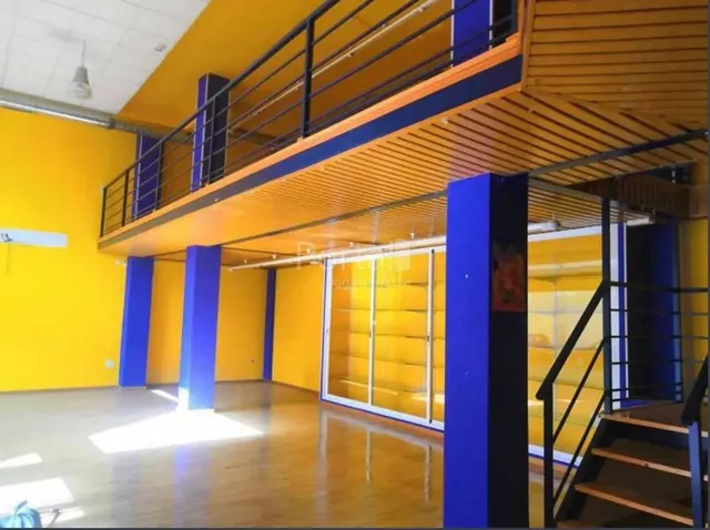 LOCAL COMERCIAL  EN EL CENTRO DE PONFERRADA — 2