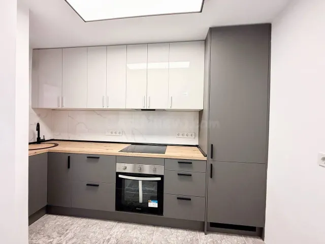 Apartamento reformado de 2 dormitorios en primera línea de Playa del Cura con vistas laterales al mar — 4
