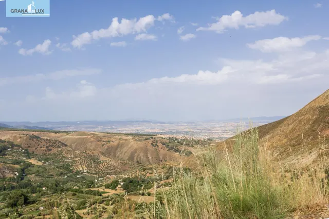 En Venta Maravilloso Paraje Natural, a medio camino entre Granada y Sierra Nevada, a veinte minutos en coche, desde cada una de ellas. — 2