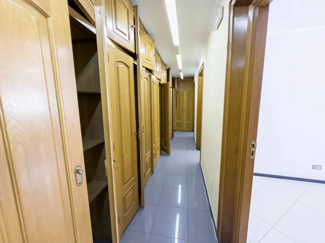 Primera Planta en Venta en Calle de la Reina — 14