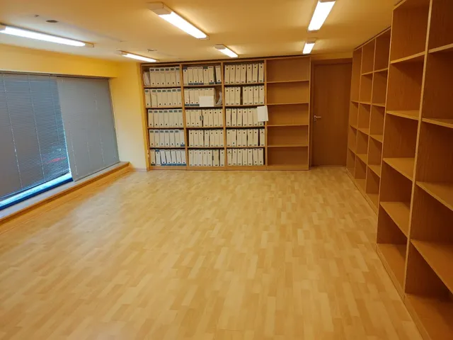 Local comercial 389m² en venta - Santa Margarita-Los Puentes — 38
