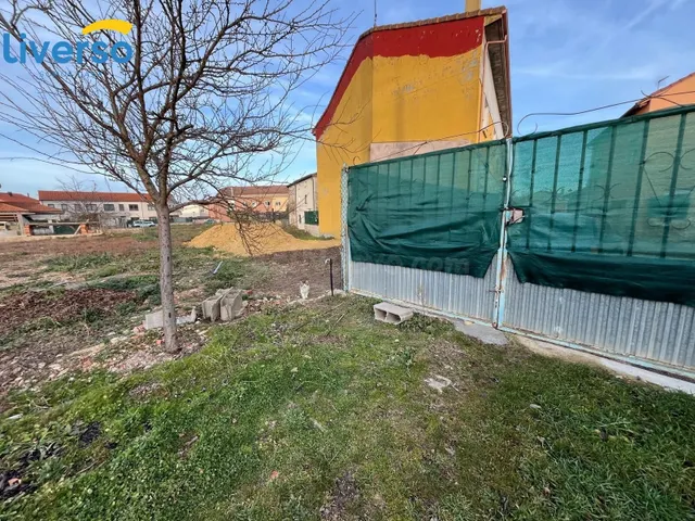 Terreno Urbano Edificable para Adosados de 2 Plantas + Buhar - foto 5