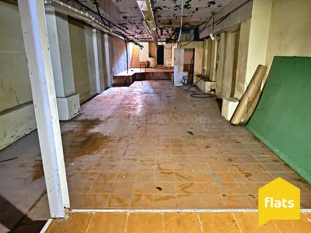Local comercial 181m² en venta - Esglesia Major - foto 4