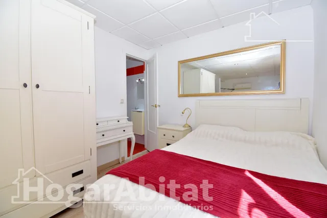 Precioso ático dúplex, impecable y luminoso, todo amueblado y en pleno centro histórico — 14