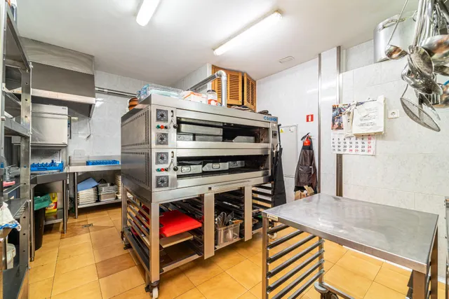 Restaurante de 541m2 en pleno funcionamiento en Maria de la Salud — 13