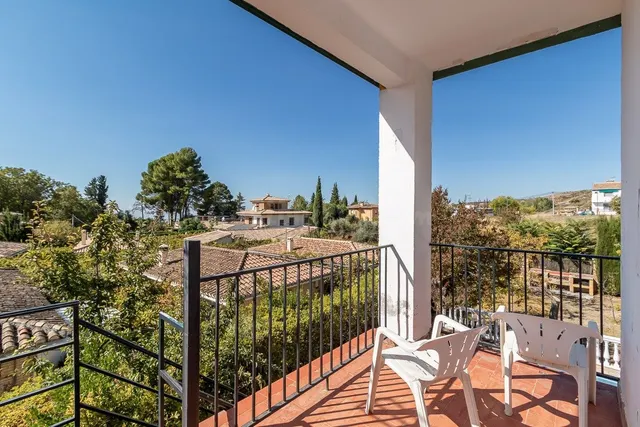 Chalet independiente con piscina y pista de tenis en Alfacar — 2