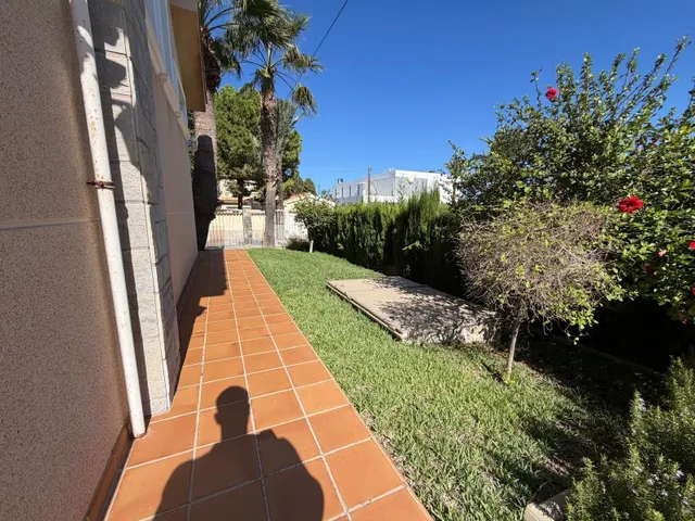 Chalet de lujo en Cabo Roig con 5 hab 5 baños picina propia chalet estilo americano — 13