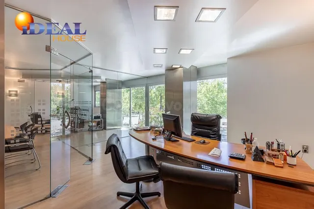 EXCLUSIVO INMUEBLE EN PLAZA DE CARRETAS, JUNTO AL EMBLEMÁTICO PASEO DEL SALÓN — 2