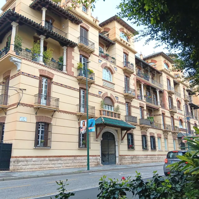 Espectacular piso reformado en Paseo de Reding — 6