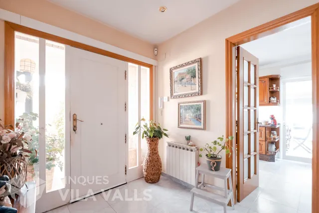 Casa con terraza, jardín y amplios espacios — 11