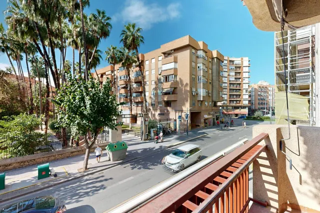 Piso exterior de 111 m2 con 4 dormitorios, garaje y trastero en Av Juan Antonio Perea — 12