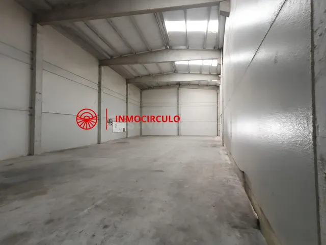 Nave Polígono Los Brezos — 2