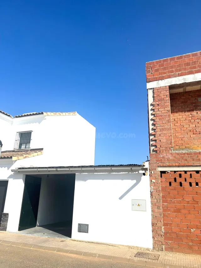 ¡OPORTUNIDAD ÚNICA EN ALCOLEA DEL RÍO! Invierte en tu futuro - foto 2