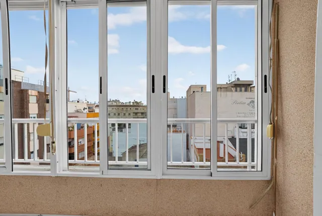 Ático en el centro de Torrevieja, amplio, luminoso y a un paso del puerto — 11