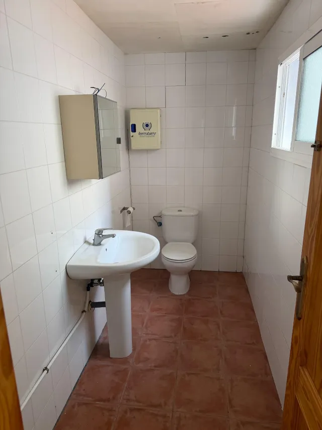 Local comercial en venta de 200 m2 – antigua guardería con múltiples posibilidades — 23