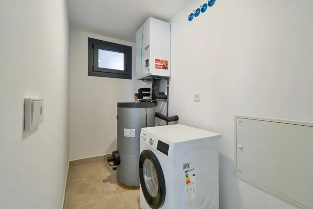 Amplio apartamento de tres dormitorios — 20