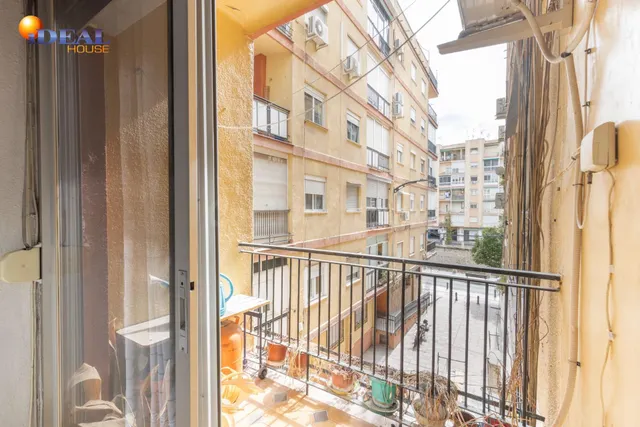 Piso amplio de tres dormitorios en ribera del genil-camino de ronda — 2