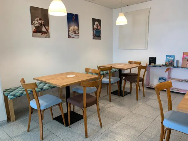 Heladería frente al mar en L’Ametlla de Mar: traspaso 38.000 €, equipada y en funcionamiento — 14
